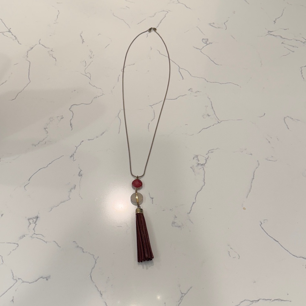 LOFT gold pendant tassel necklace - Picture 3 of 3